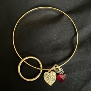 Beautiful gold tone keychain bracelet